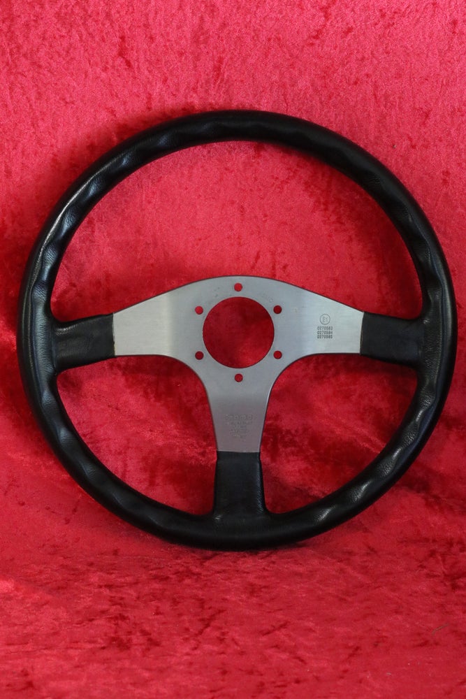 Momo 3 spoke 330mm